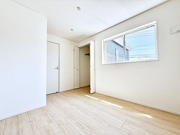 【リビング以外の居室】1号棟 ■落ち着いた雰囲気のお部屋で心が安らぐ空間