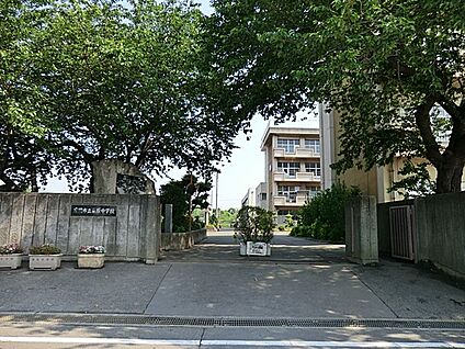 座間市立栗原中学校 1100m(14分)