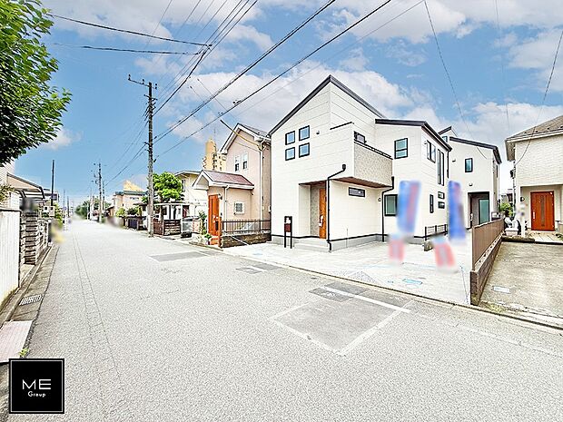 【前面道路含む現地写真】2号棟 ■暮らしを彩る充実した設備仕様が備わった住まい