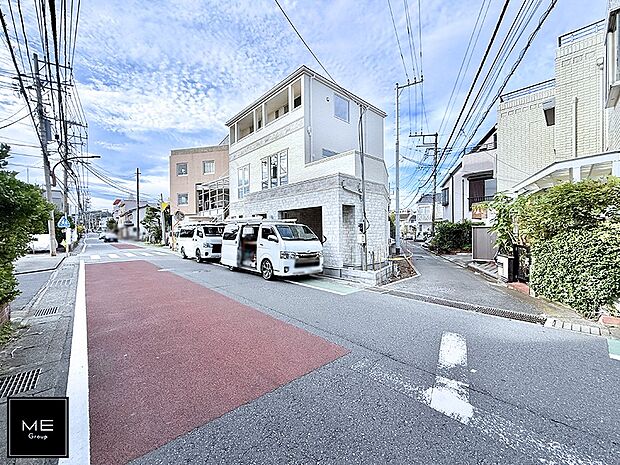 【前面道路含む現地写真】■家族とのお出かけが楽しくなる環境です