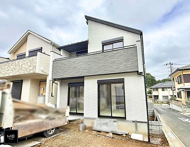 【現地外観写真】1号棟 ■暮らしを彩る充実した設備仕様が備わった住まい