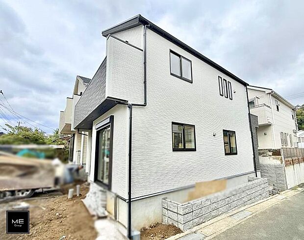 【現地外観写真】1号棟 ■家族みんなが笑顔で過ごせる、安心感のある住まい