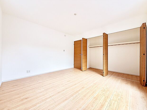 【リビング以外の居室】1号棟 ■落ち着いた雰囲気のお部屋で心が安らぐ空間