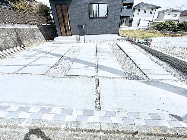 【駐車場】1号棟 ■自宅にカースペースがあると助かります