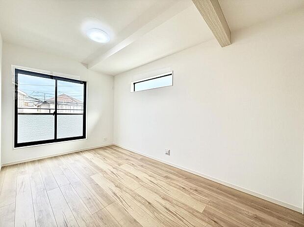 【リビング以外の居室】1号棟 ■落ち着いた色合いのお部屋で穏やかな時間を楽しめます