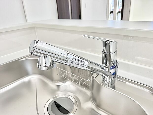 【浄水器】■清潔でおいしい水を手軽に供給してくれます