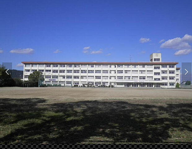 斑鳩町立斑鳩中学校（約600m）