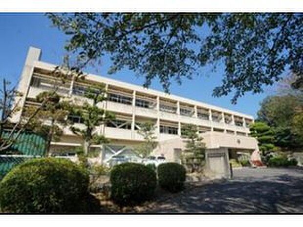 畝傍中学校（約2,100m）