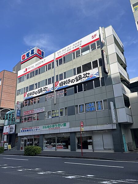 駅徒歩1分の立地。仕事帰りにもお立ち寄り頂けます。