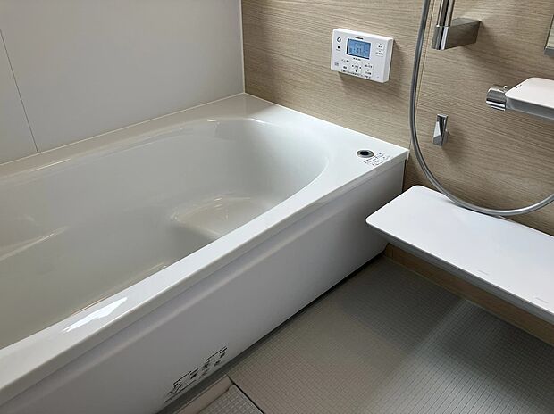 【浴室】ベンチ付き浴槽
