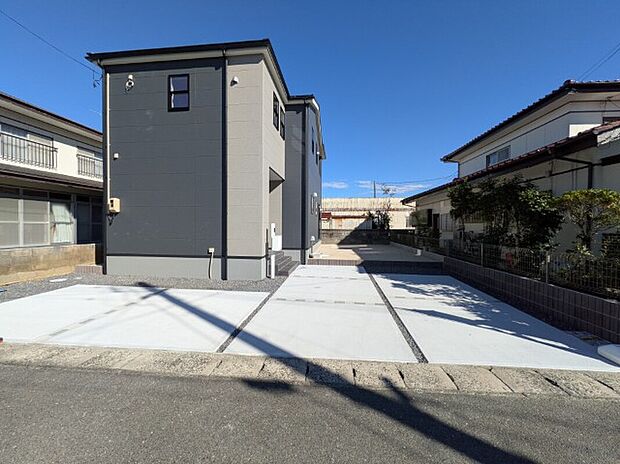 【駐車場】3台駐車可能(車種による)