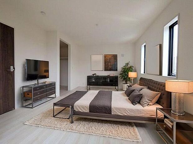 【寝室に家具を配置したイメージ画像】2号棟の寝室に家具を配置したイメージ画像です。※本画像はCGで作成しており、実際に現地に 家具は置かれておりません。また、価格に 家具は含まれておりません。