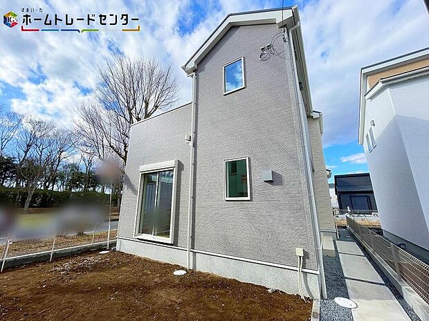 ４号棟
平日・お仕事帰りなど、いつでもご案内致します！お気軽にお問い合わせ下さい♪お待ちしております！自然光に包まれたあふれる陽光の輝き、子どもたちの笑顔も光り輝いて見えますね♪