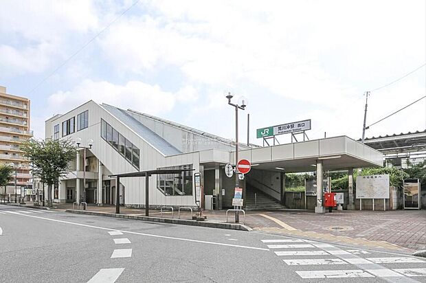 荒川沖駅から都心へは、約1時間で行けます!駅周辺は、商業施設が立ち並び、生活用品はすべて揃います!また、車.バスを使えばショッピングモール、アウトレットへと行け、お買物に不便を感じません!