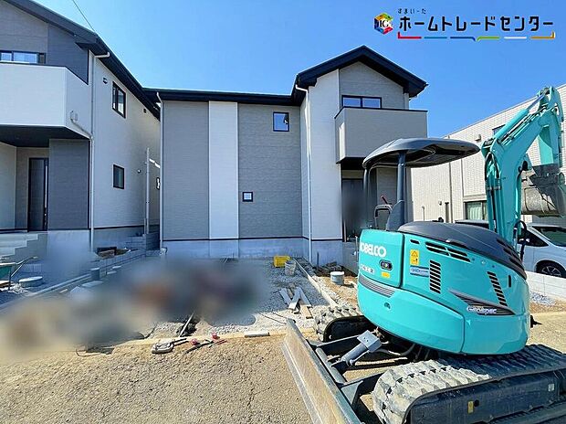 1号棟
関東鉄道常総線「ゆめみ野」駅まで徒歩3分!LIGAREはラテン語で<結ぶ>という意味を持つ。人を繋ぎ、家族を結ぶ。シンプルな箱を結び、繋ぎ合わせることで様々なデザインが形成される。