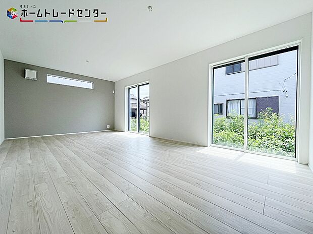 嬉しい仕様がたくさん！
システムキッチン、床下収納、TVモニター付きインターホン、ファミリークローク、２４時間管理システム、駐車２台可（車種による）等♪