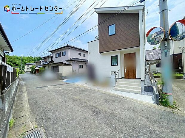 【前面道路含む現地写真】関東鉄道常総線「南守谷」駅まで徒歩６分！
「リナージュ」時間を超えて、受け継がれていく住まいを。煌めく家族時間がここから始まる。耐震に優れた工法を採用、一生住む家だから構造にも環境にもこだわりを。