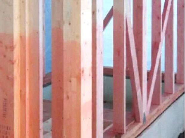 【【防蟻処理】】シロアリの侵入・被害を防ぐための処置。 予防駆除剤などを使用し、木造住宅へのシロアリ被害を防ぎます。