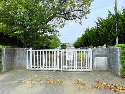 土浦市立土浦第一中学校 600m(徒歩8分)