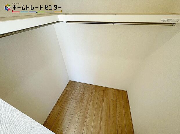 【収納】たっぷり収納ができるウォークインクローゼットが完備！ママに嬉しい家事動線など工夫がたくさん！居室の全空間を有効活用出来ます。自分好みのお部屋で、プライベート時間をゆったりお寛ぎください！