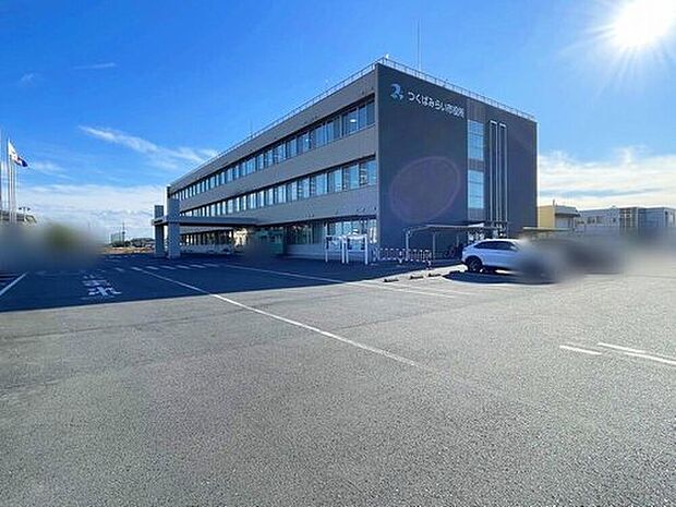 つくばみらい市役所伊奈庁舎(約2,100m)