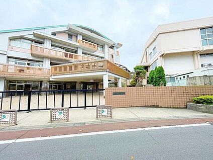 土浦市立真鍋小学校 480m(徒歩6分)