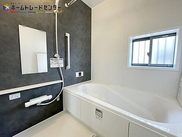 【 浴室】A号棟
お風呂は毎日使うものです!快適でありたいです!足を伸ばして、お風呂場でゆったりできれば、大きなリラックス効果があります!洗い場もゆとりのある広さです!一日の疲れが取れる癒しの空間ですね!