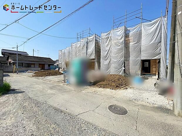 【前面道路含む現地写真】３号棟＞車通りが少なく騒音が少ないため、静かで落ち着いた暮らしができるでしょう！高齢者やお子様も安心して歩ける安全な環境は暮らしやすく、長く住み続けられる環境です！