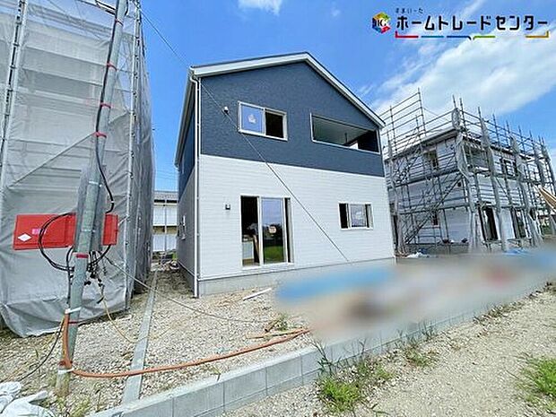 【駐車場】3号棟>
家族の笑顔が集まる対面キッチンと広々リビング!理想の子育て空間がここにあります!写真だけでは伝わらない魅力があります。ぜひ現地でご家族とご体感ください!