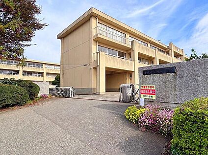 牛久市立岡田小学校 2700ｍ(徒歩34分)