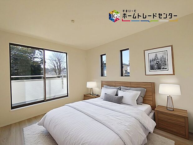 【居室】≪Room≫
ホッと足を伸ばして寛げる和室をご用意。お子様の目の届く遊び場としても重宝します。※家具はCGでございます。