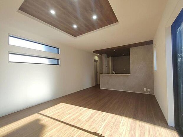 【≪Living room≫】ホームパーティに招きたくなる自慢の広々LDK.伸びやかな子育てや、にぎやかなふれあいの日々を存分に楽しんでください。