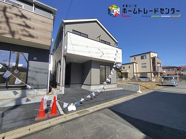 【現地外観写真】【本日御案内可能です♪】
平日・土日祝日やお仕事帰りなどお客様のご都合に合わせて、営業スタッフが誠心誠意真心込めて御対応してます♪詳しくはお気軽にお問い合わせください♪