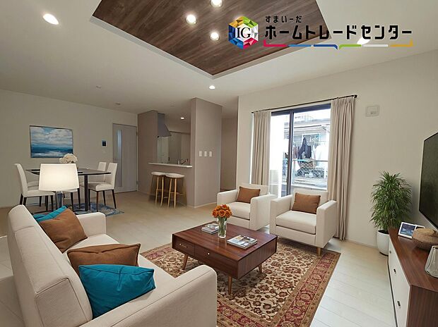 【リビング】≪Living room≫
広々とした開放感あふれるリビングです。ゆったり寛げる充分な広さがございますので、ご家族でインテリアのレイアウトを考えるのも楽しみになりそうです。
※家具はCGでございます。