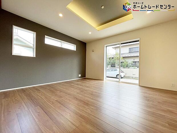 【リビング】ゆとりある空間で解放感があるリビングです♪採光にも優れていて過ごしていて気持ちのいいリビングです！