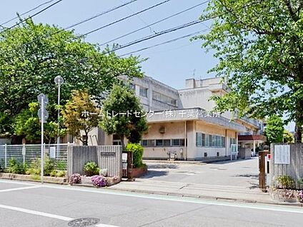 千葉市立都賀の台小学校 649m(徒歩9分)