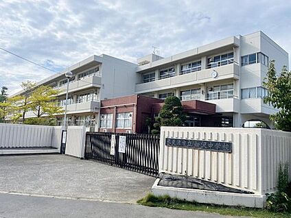 木更津市立畑沢中学校 1575m(徒歩20分)
