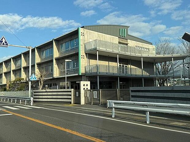 千葉市立松ケ丘中学校（約880m）