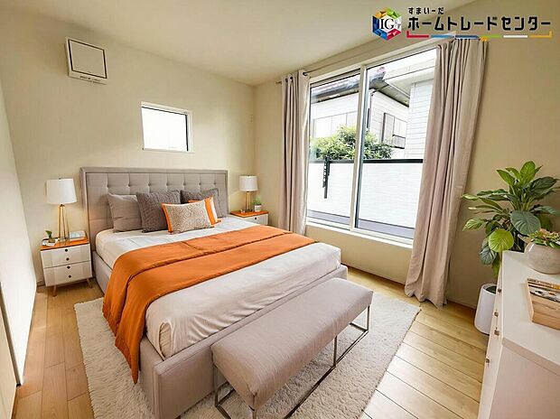【居室】≪Room≫
採光良好な明るい室内。木の温もりがやさしいフローリングは安らぎをもたらすプライベート空間。
※家具はCGでございます。