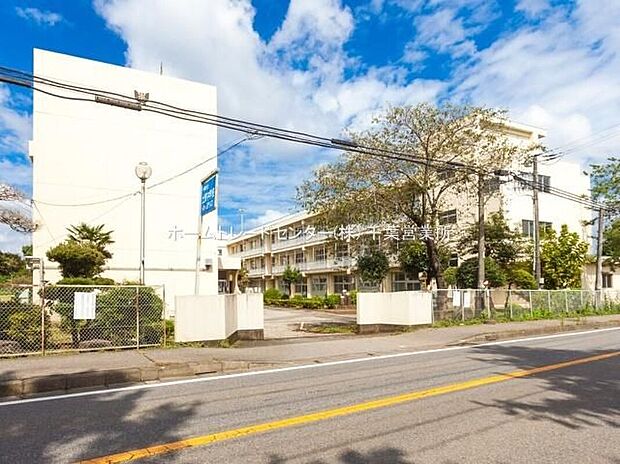 千葉市立土気中学校(約666m)