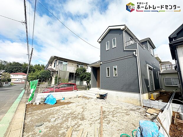 【現地外観写真】【本日御案内可能です♪】
平日・土日祝日やお仕事帰りなどお客様のご都合に合わせて、営業スタッフが誠心誠意真心込めて御対応してます♪詳しくは0120-848-887までお気軽にお問い合わせください♪
