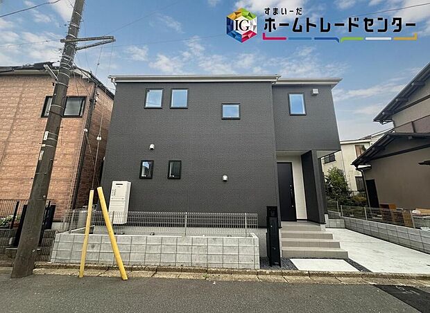 【前面道路含む現地写真】◆平日・お仕事帰りなど、いつでもご案内させていただきます!デザイン・目に見える設備面も大切ですが、耐震構造で地震に強い家の為、次代へ繋ぐ強固な住宅です。