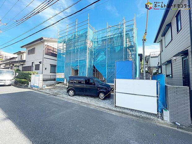 【前面道路含む現地写真】◆平日・お仕事帰りなど、いつでもご案内させていただきます!デザイン・目に見える設備面も大切ですが、耐震構造で地震に強い家の為、次代へ繋ぐ強固な住宅です。