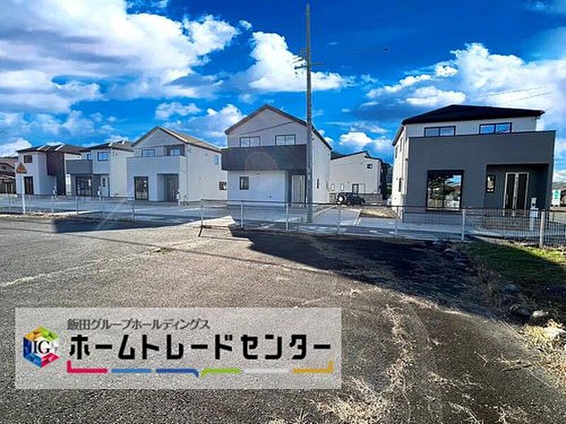 全５棟の新しい街並み堂々完成しました！ぜひ現地にて、実際の建物・街並み・日当たり等ご確認下さい♪お問い合わせはお気軽に☆