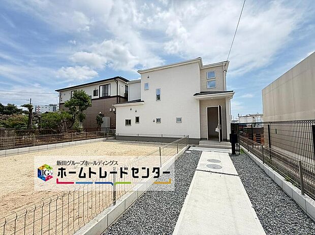 2号棟
全2棟、堂々完成しました!ぜひ現地にて、実際の建物・街並み・日当たり等ご確認下さい♪お問い合わせはお気軽に☆