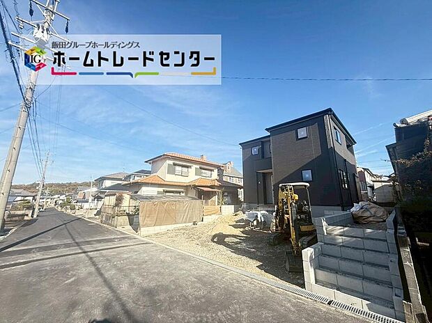 土地面積　181.36m2
建物面積　107.66m2