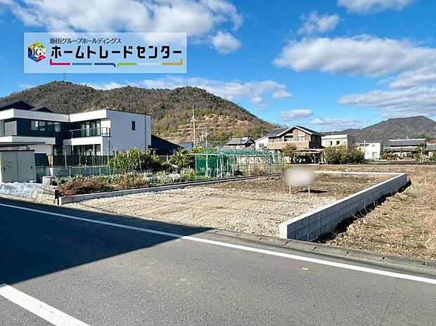 １号棟
土地面積　181.82m2
建物面積　 119.25m2