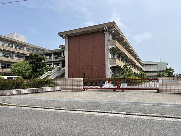 一宮市立尾西第一中学校（約1,991m）