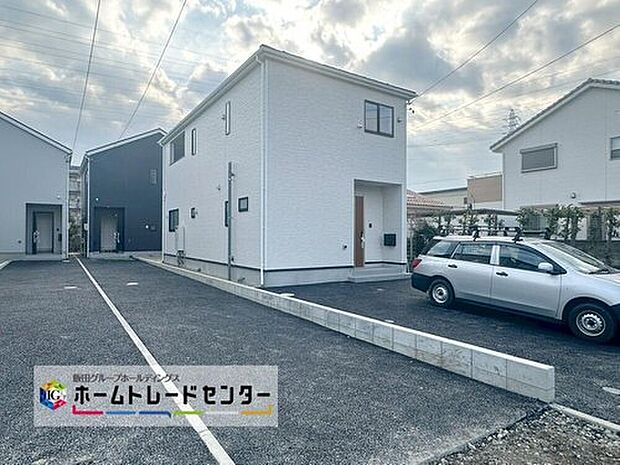 【現地外観写真】１号棟
当日のご見学予約も承ります。同じものは２つとない「夢のマイホーム」との出会いが待っているかもしれません♪