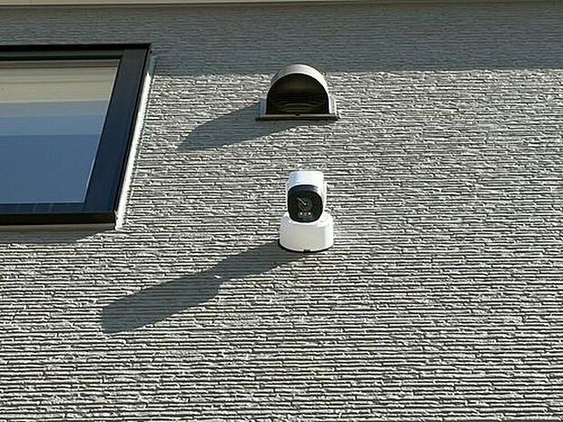 【その他】防犯カメラ完備です!不審者の侵入や空き巣、駐車場における車上荒らしなどの犯罪も防犯カメラによって抑えられます。